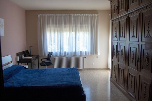 Chambre Confort double | Accès au Wi-Fi (inclus)