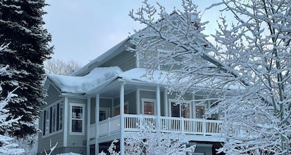 Majestic Mountain Lodge that Sleeps 28