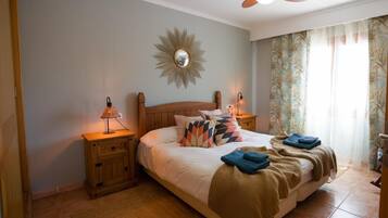 4 bedrooms, iron/ironing board, free WiFi, bed sheets