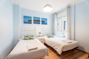 8 bedrooms, iron/ironing board, free WiFi, bed sheets