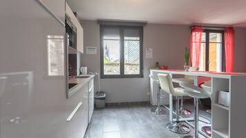 Refrigerador, microondas, parrilla de estufa y lavavajillas