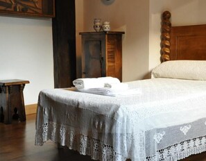 Spa - Country House 'Barbenea' with Mountain View, Private Garden and Wi-Fi (Oronoz-Mugaire)