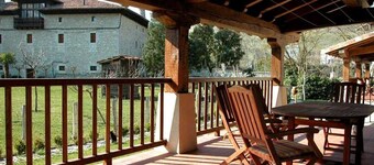 Maison rurale 'Sagastietxea II' avec vue sur la montagne, terrasse et jardin privatifs