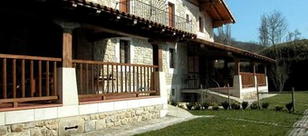 Rural House 'Sagastietxea I' with Private Garden and Barbecue