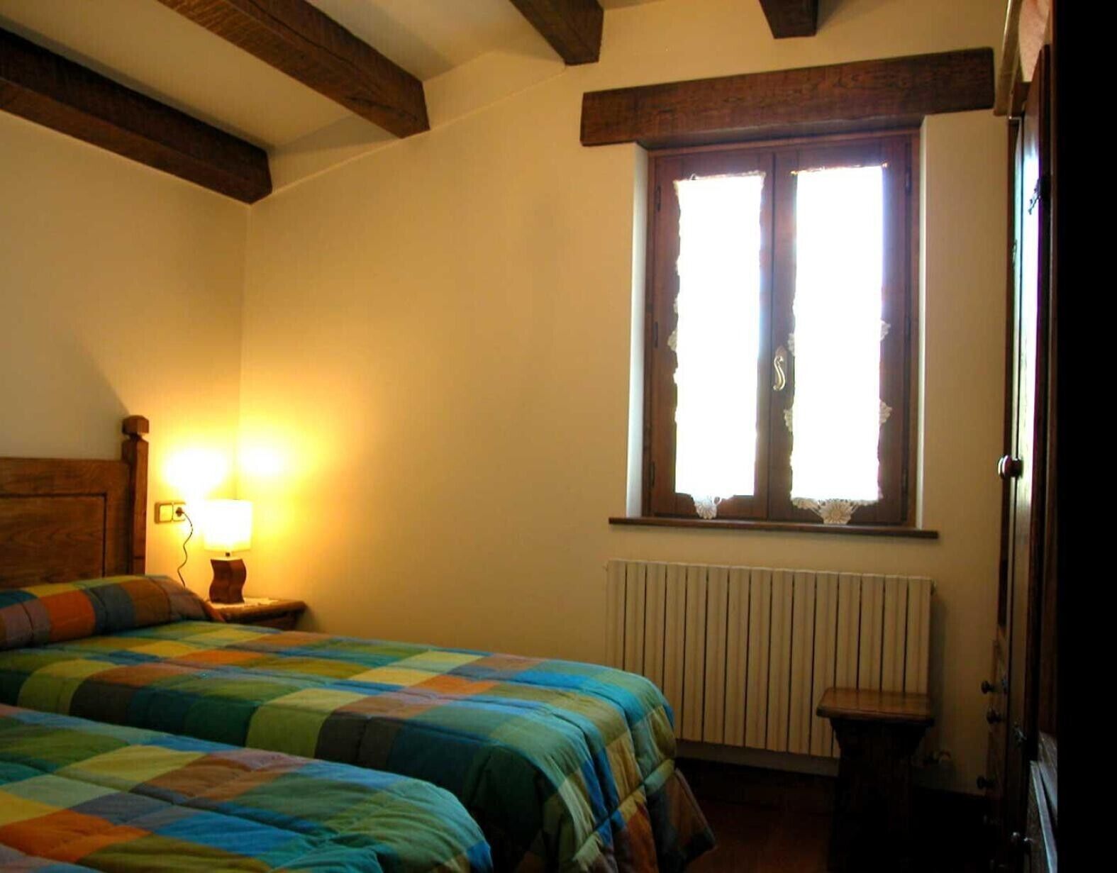 6 bedrooms, bed sheets