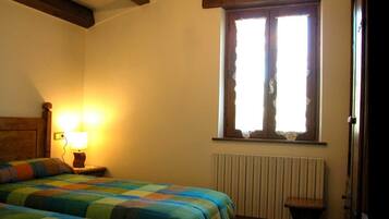 6 bedrooms, bed sheets