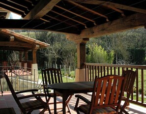 Outdoor dining - Rural House 'Sagastietxea I' with Private Garden and Barbecue (ATEZ)