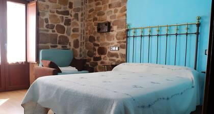 La Botería Country House in Burgos – Balcony, Wi-Fi, Sleeps 13