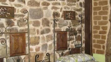 6 bedrooms, free WiFi, bed sheets