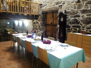 Dining - Country House 'Portomeñe' with Mountain View, Private Garden and Wi-Fi (Chantada)