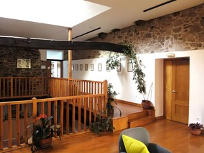 Interior - Country House 'Portomeñe' with Mountain View, Private Garden and Wi-Fi (Chantada)