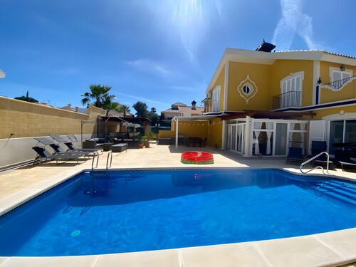 Holiday Home 'Sophie Mit Großem Pool' with Mountain View, Wi-Fi and Air Conditioning