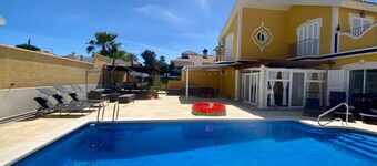 Holiday Home 'Sophie Mit Großem Pool' with Mountain View, Wi-Fi and Air Conditioning