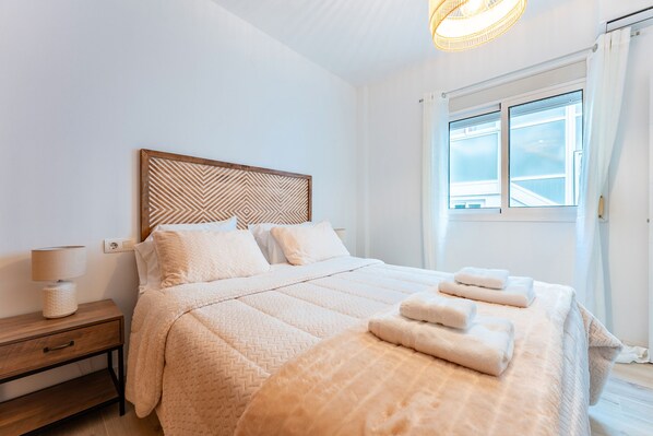 1 slaapkamer, een strijkplank/strijkijzer, gratis wifi, beddengoed