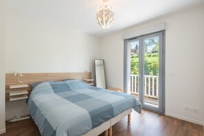 3 chambres, bureau, fer et planche à repasser, Wi-Fi gratuit