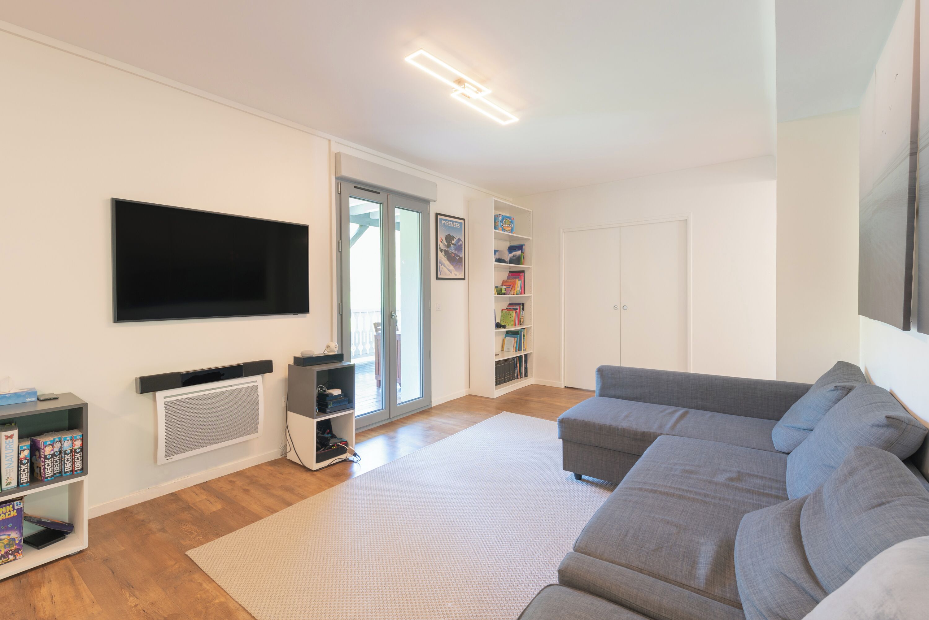 Télévision, lecteur de DVD, chaîne hi-fi