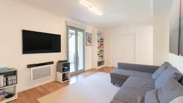 TV, lettore DVD, impianto stereo