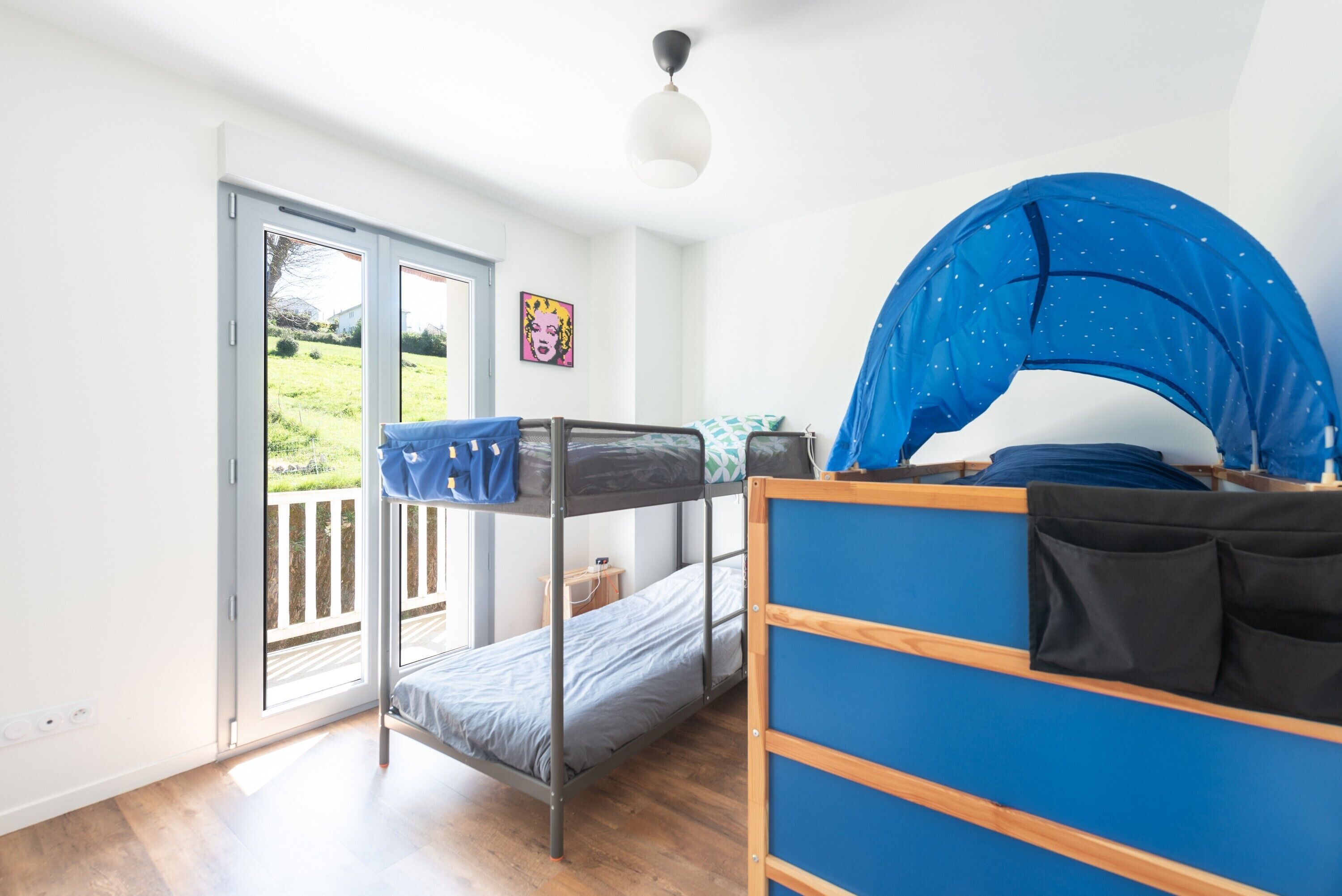 3 Schlafzimmer, Schreibtisch, Bügeleisen/Bügelbrett, kostenloses WLAN