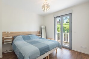 3 bedrooms, iron/ironing board, free WiFi