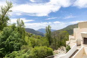 Exterior - Holiday Home 'Los Compadres' with Mountain View, Shared Pool and Wi-Fi (Capileira)