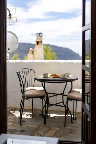 Ferienhaus 'Los Compadres' mit Bergblick, Gemeinschaftspool und Wi-Fi