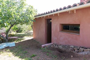 Exterior - Studio Apartment 'De Mammo' with Mountain View, Wi-Fi and Air Conditioning (OSANI)