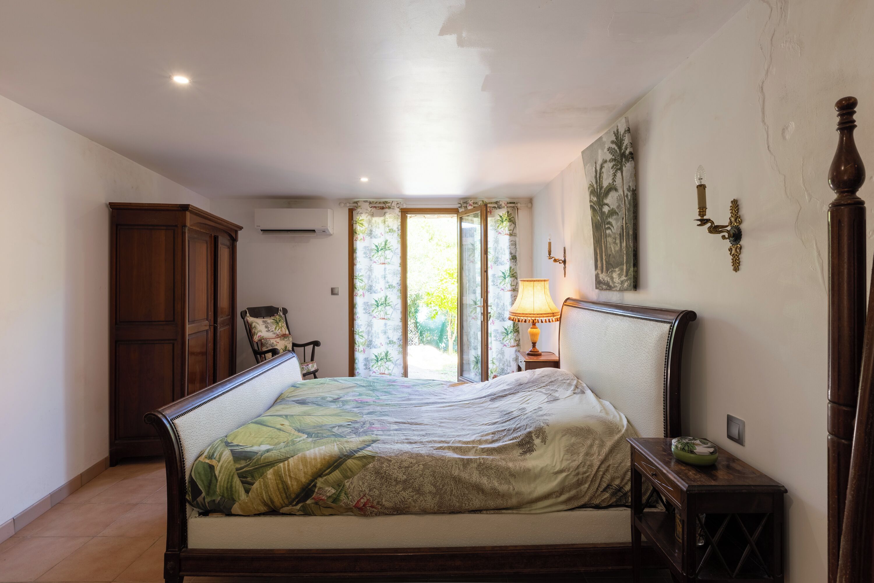 2 habitaciones, tabla de planchar con plancha y wifi gratis 