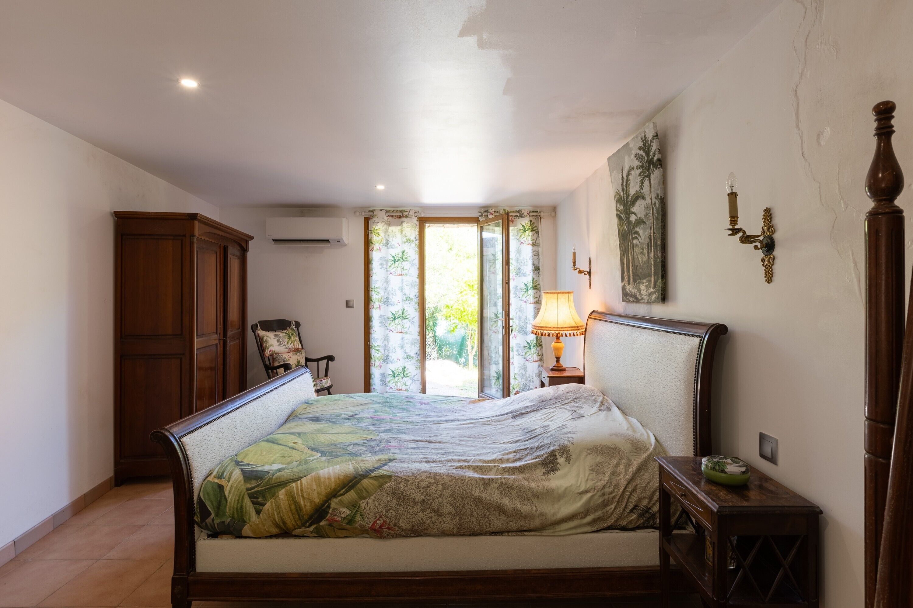 2 habitaciones, tabla de planchar con plancha y wifi gratis 