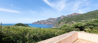 Holiday Home 'La Maison De Mammò' with Sea View, Private Terrace and Wi-Fi