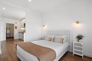 1 bedroom, iron/ironing board, free WiFi, bed sheets - Quinta Dos Raposos - Villa Terra Studio with Shared Pool, Terrace and Wi-Fi (Nazaré)