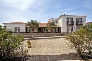 Exterior - Quinta Dos Raposos - Villa Terra Studio with Shared Pool, Terrace and Wi-Fi (Nazaré)