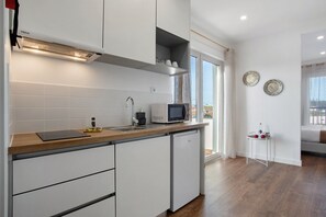 Fridge, microwave, stovetop, toaster