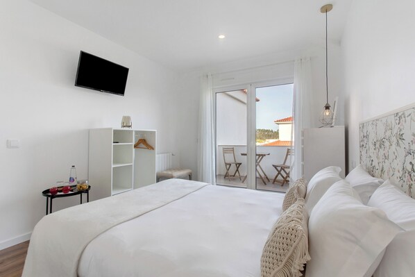 1 habitación, tabla de planchar con plancha, wifi gratis y ropa de cama 