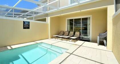 3-bedroom townhome with Private Pool & King Bed! Close to Disney!