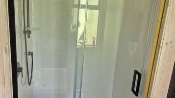 Savon, shampoing, papier toilette