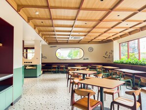 Restaurant - Kotta GO Hotel Tegal (Tegal)