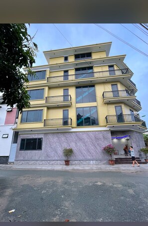 Front of property - Nha Nghi Thanh Binh 2 (Vinh)
