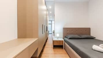 1 habitación, tabla de planchar con plancha, wifi y ropa de cama