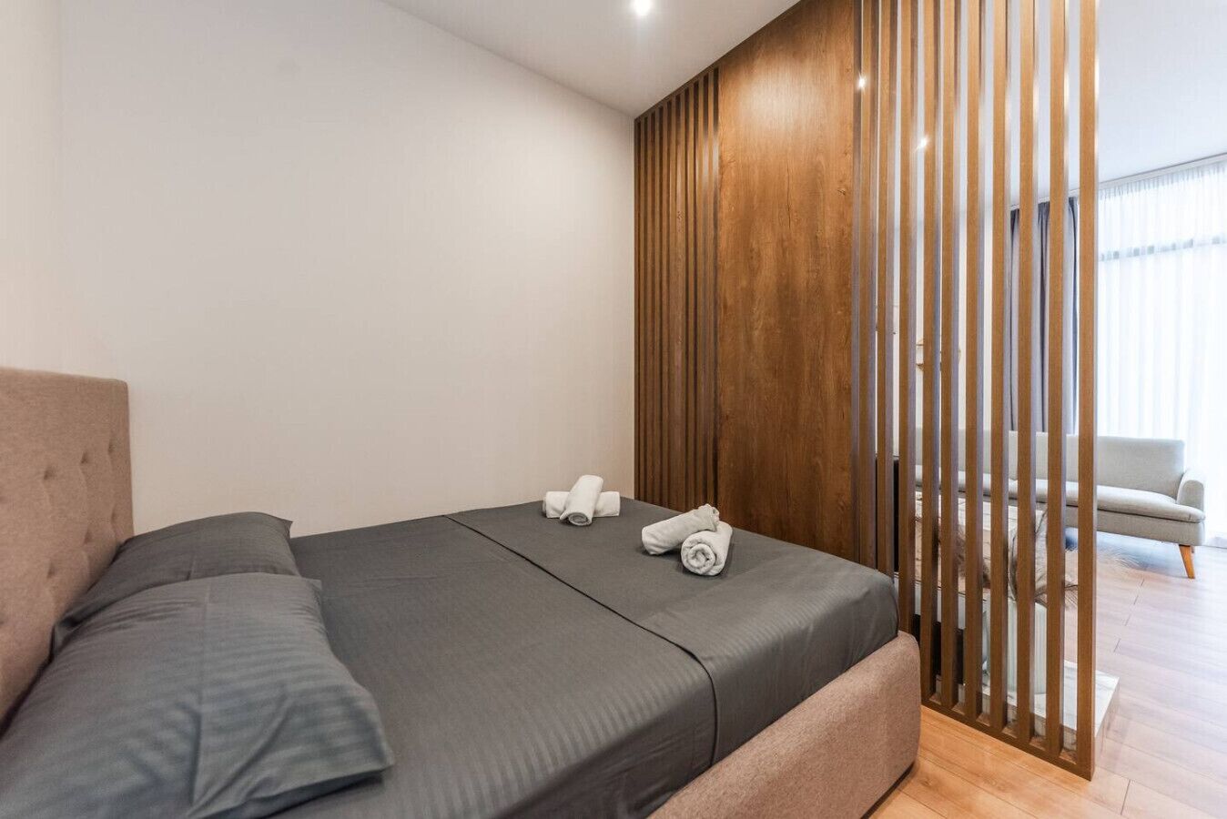 1 slaapkamer, een strijkplank/strijkijzer, wifi, beddengoed