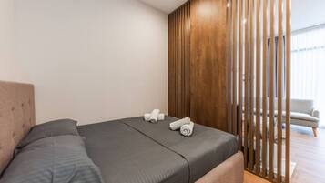 1 slaapkamer, een strijkplank/strijkijzer, wifi, beddengoed