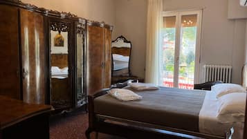 Bureau, fer et planche Ă repasser, Wi-Fi gratuit, draps fournis