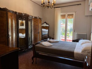 Desk, iron/ironing board, free WiFi, bed sheets - Art House Downtown luxury stay (San Benedetto del Tronto)
