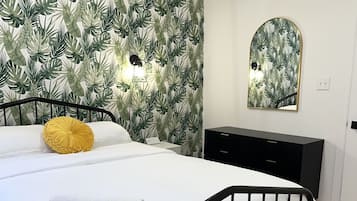 Desk, iron/ironing board, free WiFi, bed sheets