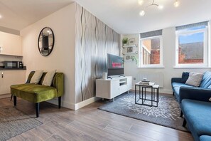 TV - City Centre Apt - Near train station/+Free Parking (Coventry)