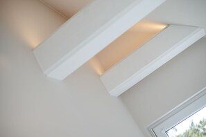 Unclassified image, 3 of 35, button