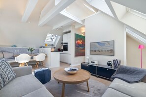 TV, table tennis - Dünenloft - Relax and enjoy in the Dünenloft: your perfect vacation apartment on the (Rantum)