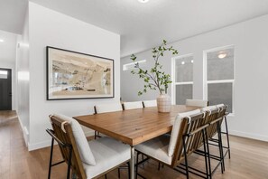 Dining - Peaceful Mtn Home - Fenced Yard, Fire Pit, Grill: Single family in Mtn Green (Mountain Green)