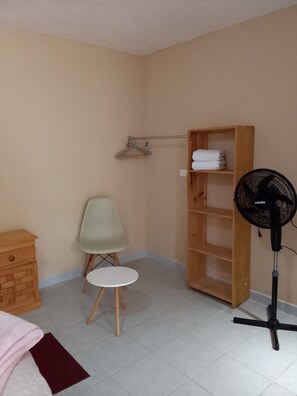 Habitación Confort doble, vistas al jardín | Zona de estar