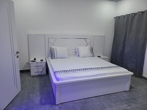 2 chambres, fer et planche Ă repasser, Wi-Fi, draps fournis