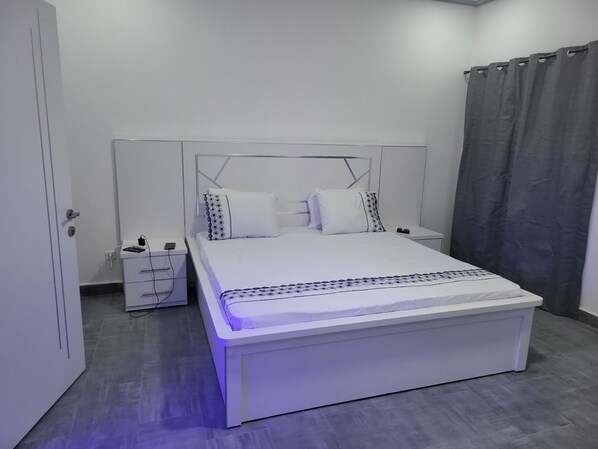 2 dormitorios, tabla de planchar con plancha, wifi y ropa de cama